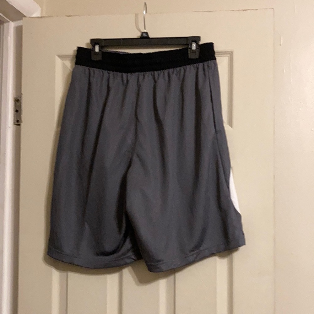 NWOT Nike Basketball shorts - Picture 4 of 5